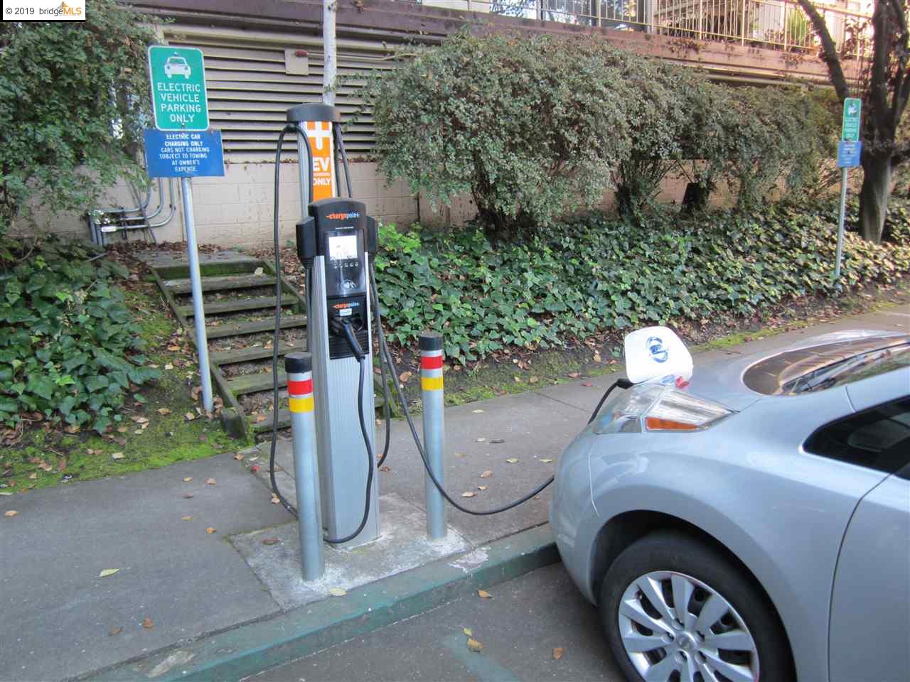 4 Captain Dr E404 Emeryville Ca 94608 499 000 Mls 40868735